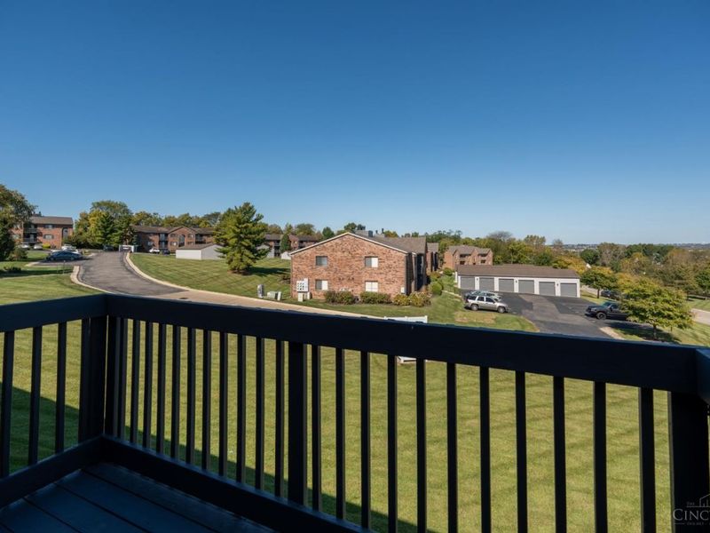 9489 Woodland Hills Drive, West Chester, OH 45011 Photo 21