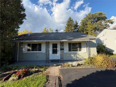 66 Cimarron Drive, Rochester, NY 14620