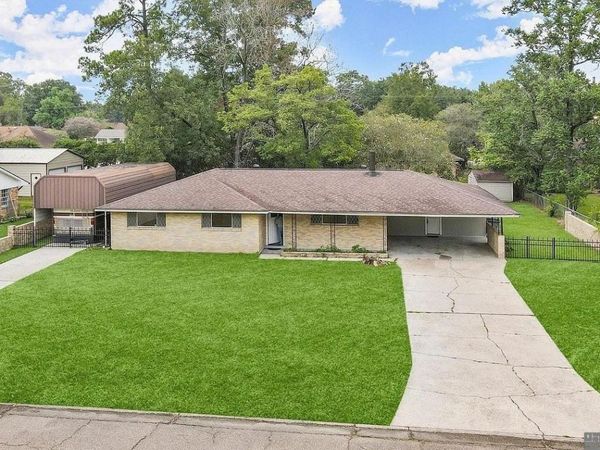9535 W Pomona Dr, Baton Rouge, LA 70815