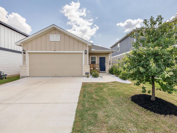 428 Stone Water LN , Jarrell, TX 76537
