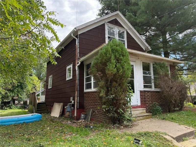 320 W Market Street, Alliance, OH 44601 Photo 8