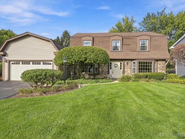 18 N Andover Lane, Geneva, IL 60134