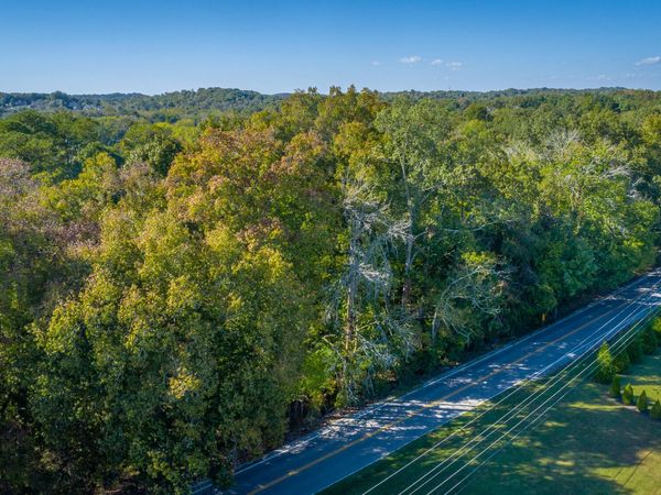 8401 Snow Hill Road, Ooltewah, TN 37363
