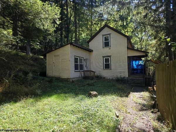 302 Harpertown Road, Elkins, WV 26241