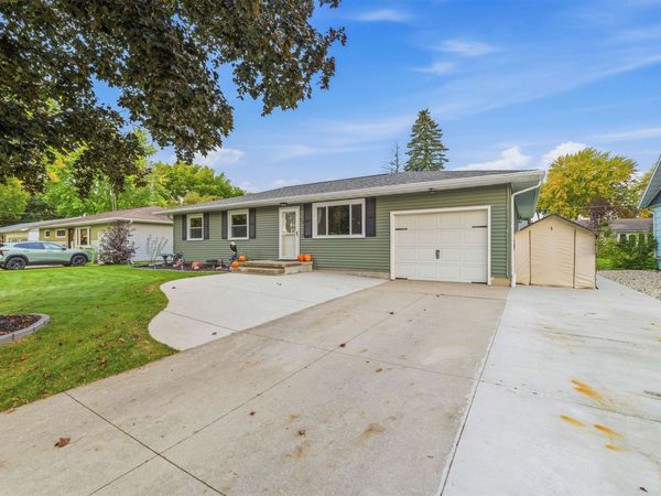 1120 E Circle Drive, Beaver Dam, WI 53916