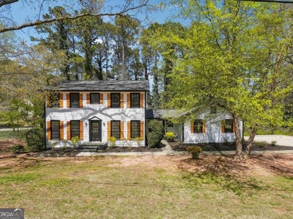 6364 Queen View Lane, Stone Mountain, GA 30087