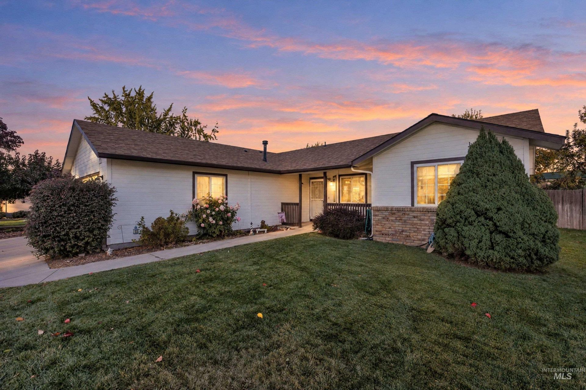 988 N Scrivner Way, Meridian, ID 83642 Main Photo