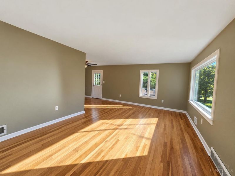 9770 Playtime Lane, Springfield Township, OH 45231 Photo 6