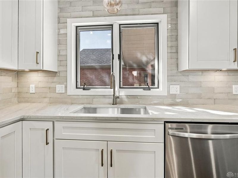 483 Timberlea Trail, Kettering, OH 45429 Photo 9
