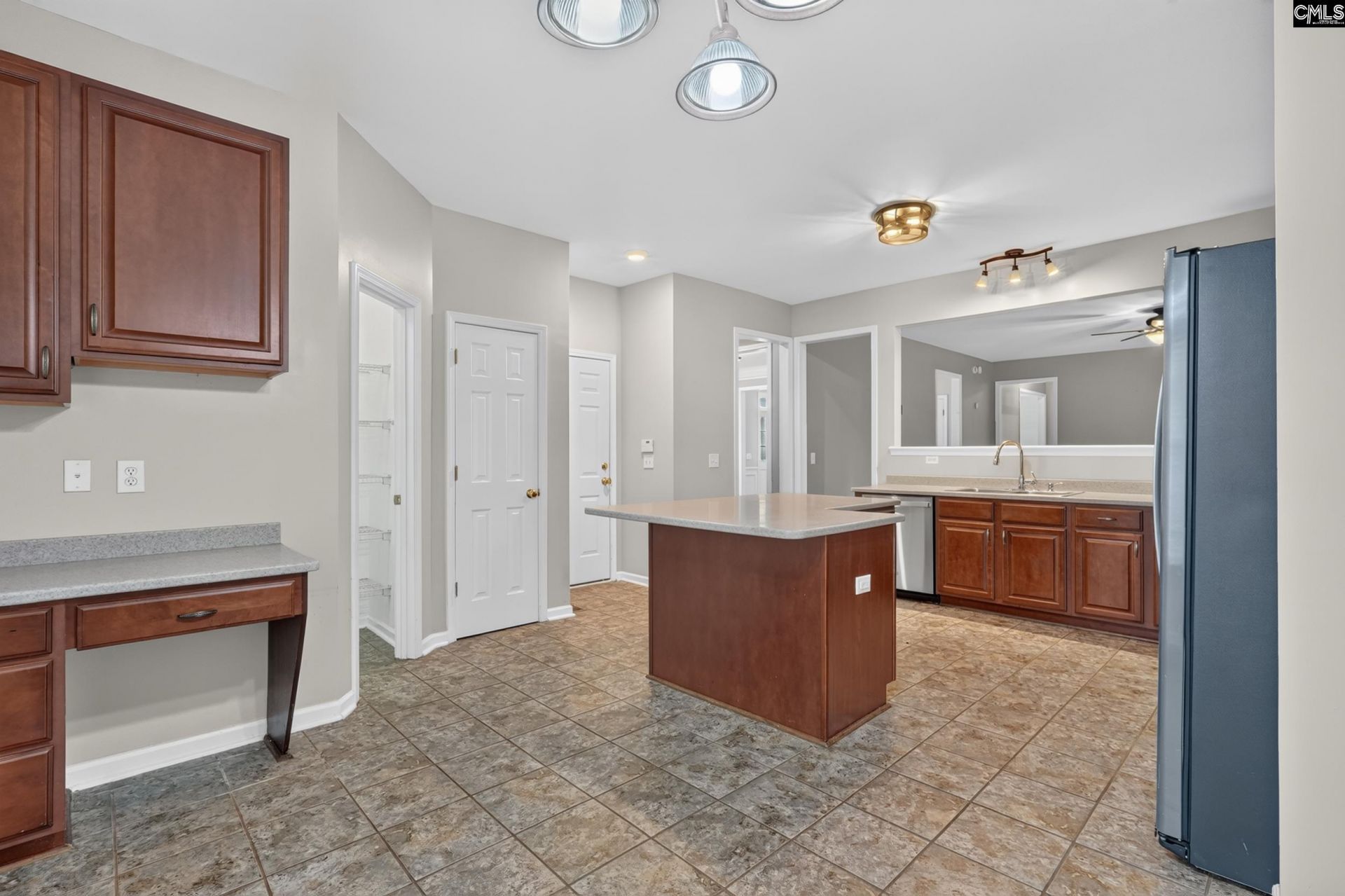 246 Bowmore Drive W Photo 18