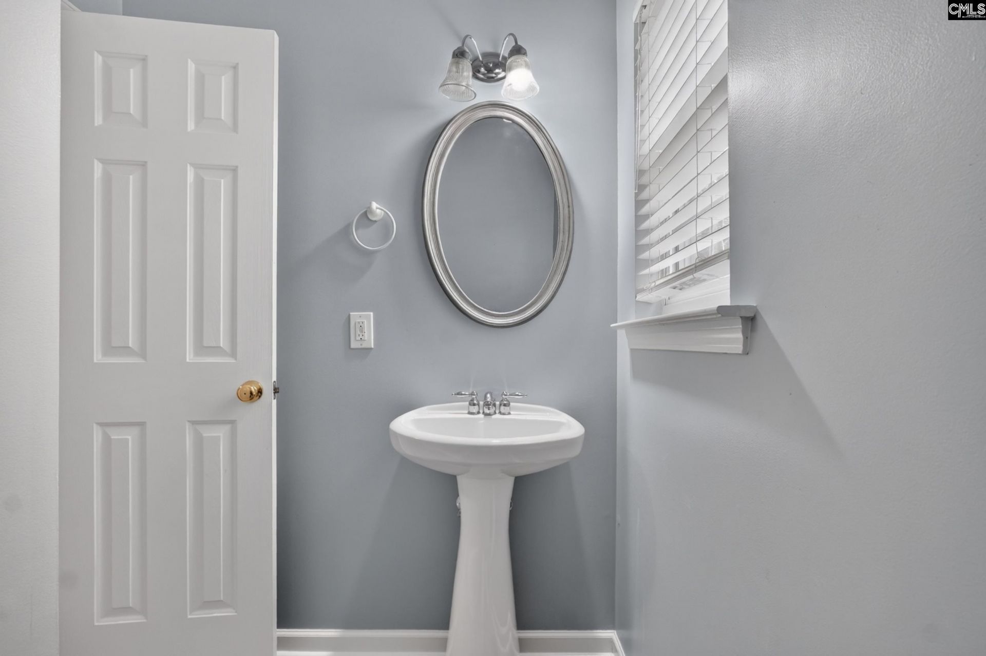 246 Bowmore Drive W Photo 25