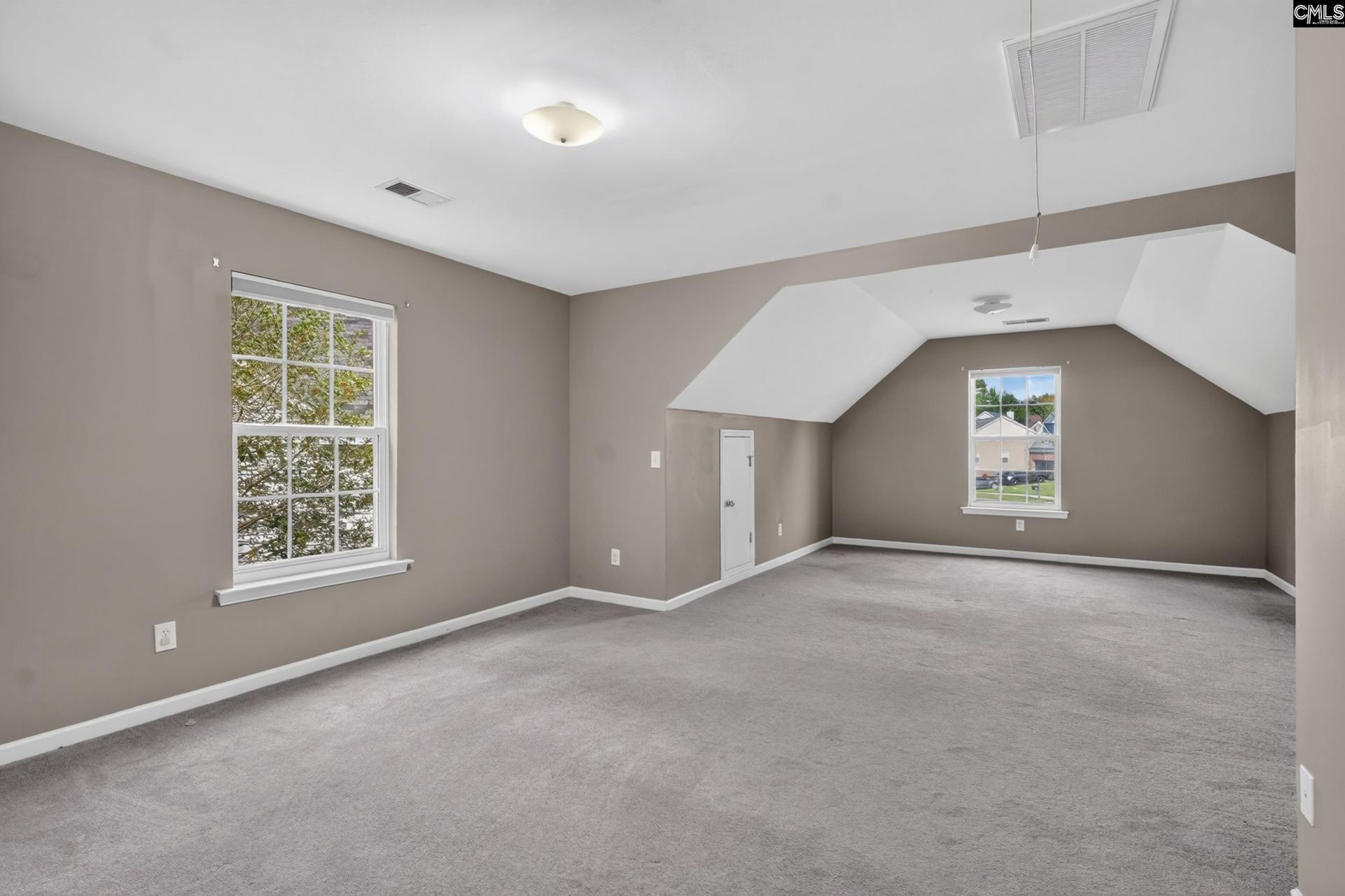 246 Bowmore Drive W Photo 46