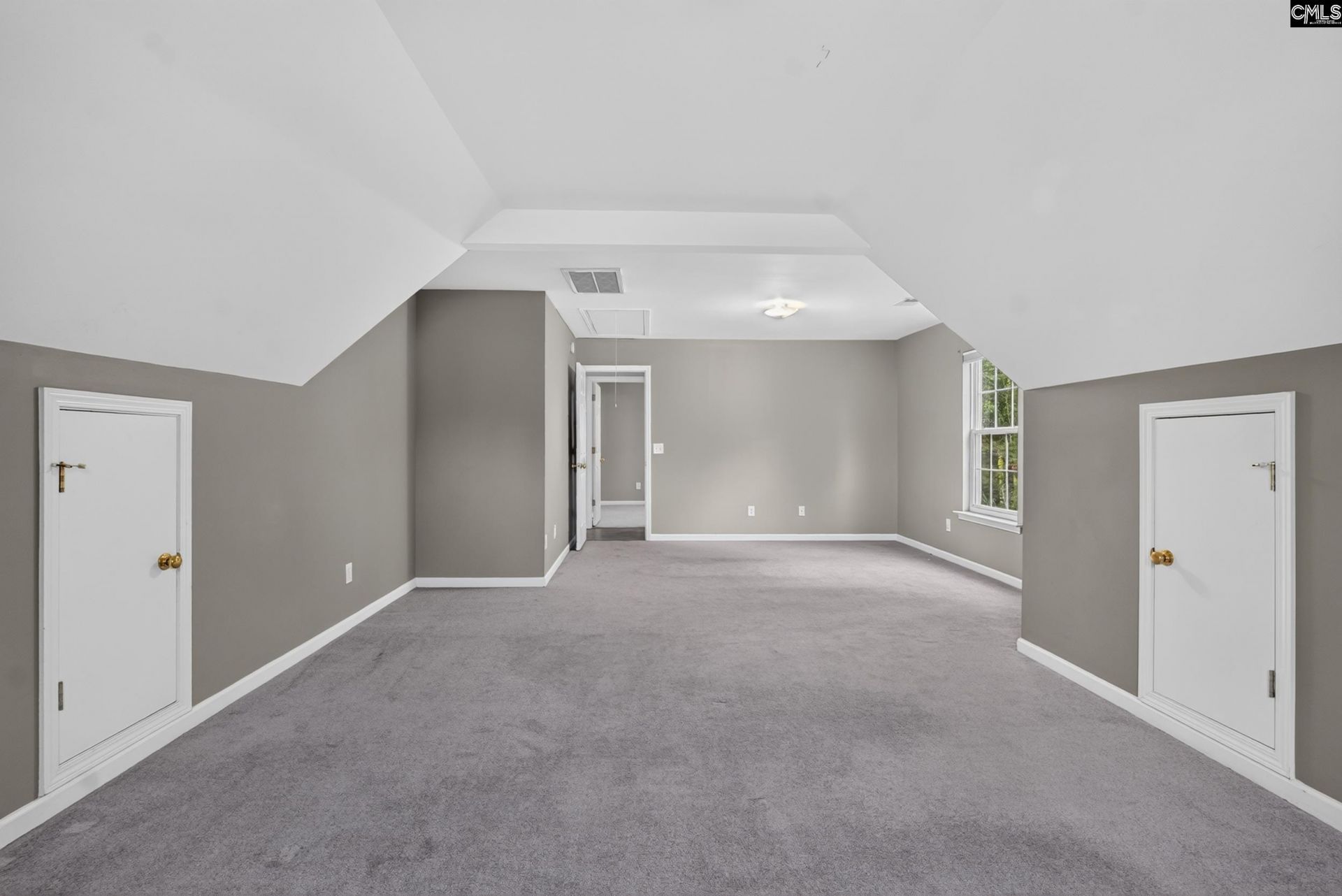 246 Bowmore Drive W Photo 47