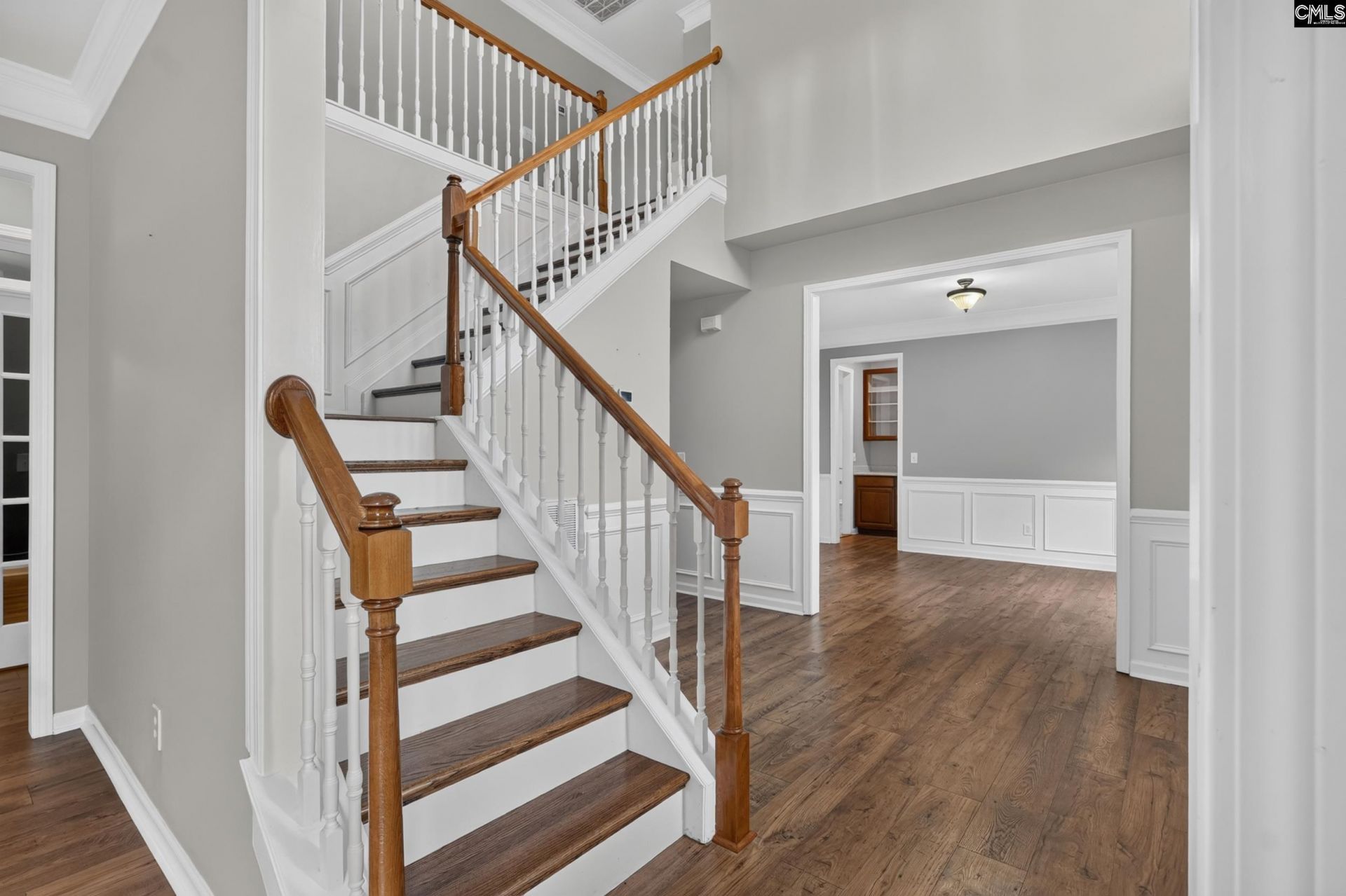 246 Bowmore Drive W Photo 5