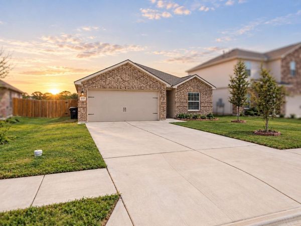 517 Riverdale DR , Jarrell, TX 76537