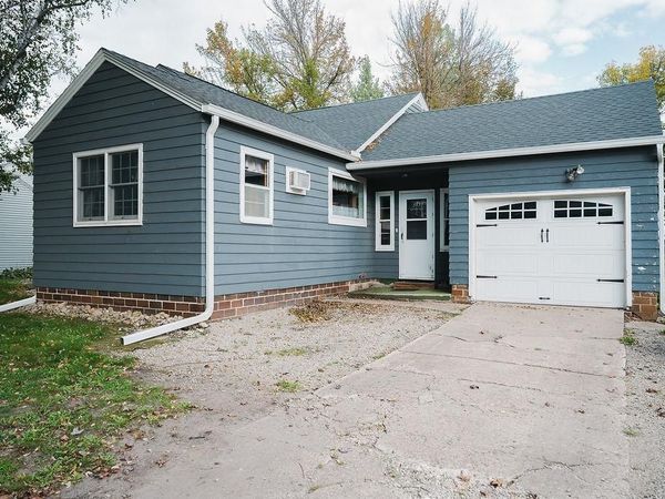 313 E Willis Street, Elmore, MN 56027