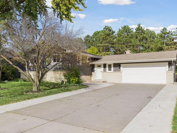 1349 Cedarwood Drive, Woodbury, MN 55125