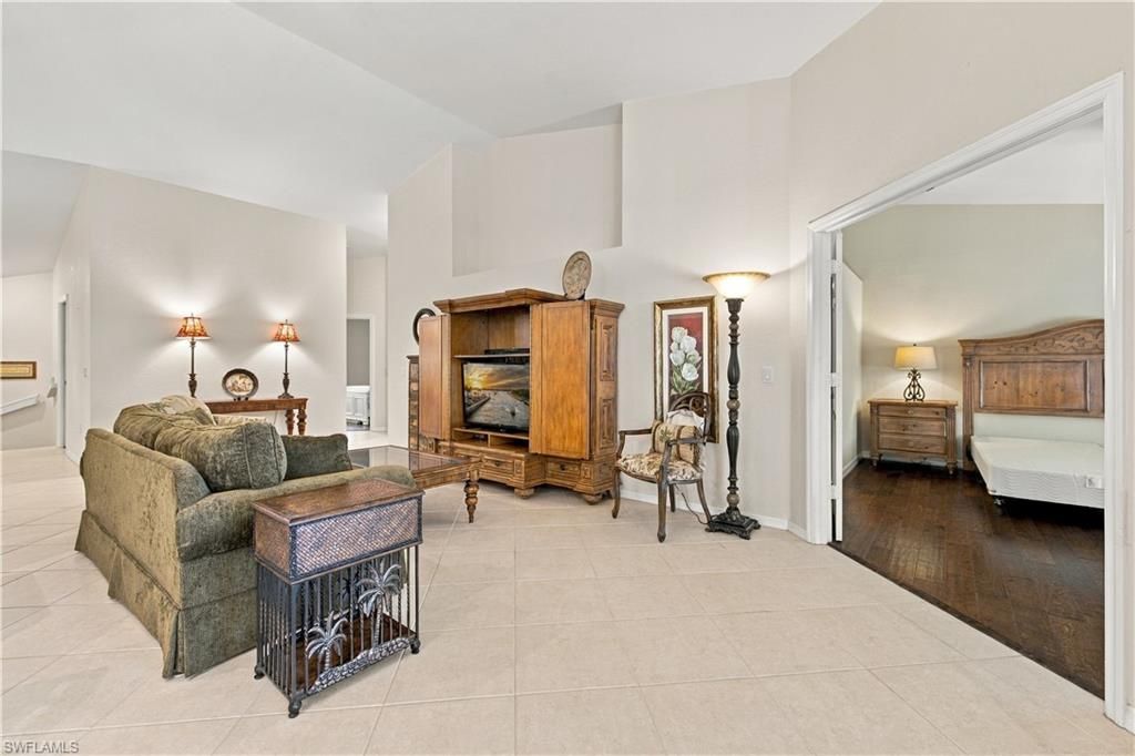 5660 Northboro Dr , Unit 202, Naples, FL 34110 Photo