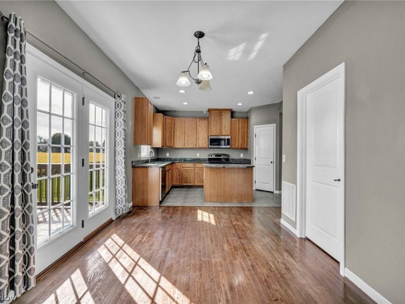 9092 Stonegate Circle, North Ridgeville, OH 44039 Photo 10