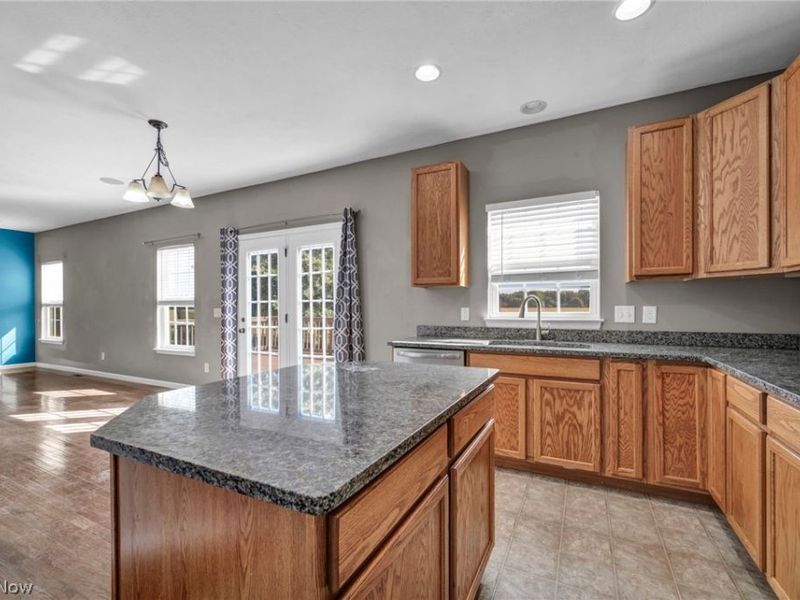 9092 Stonegate Circle, North Ridgeville, OH 44039 Photo 8
