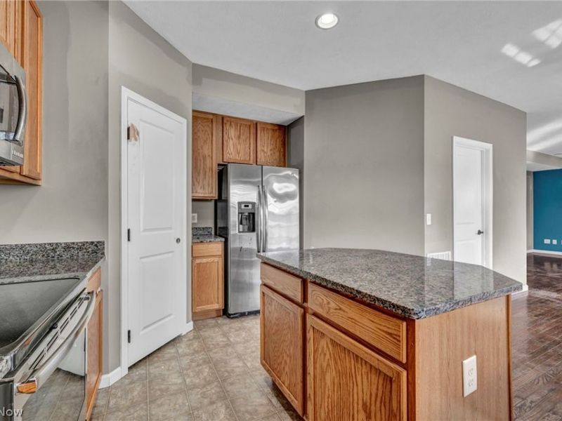 9092 Stonegate Circle, North Ridgeville, OH 44039 Photo 9