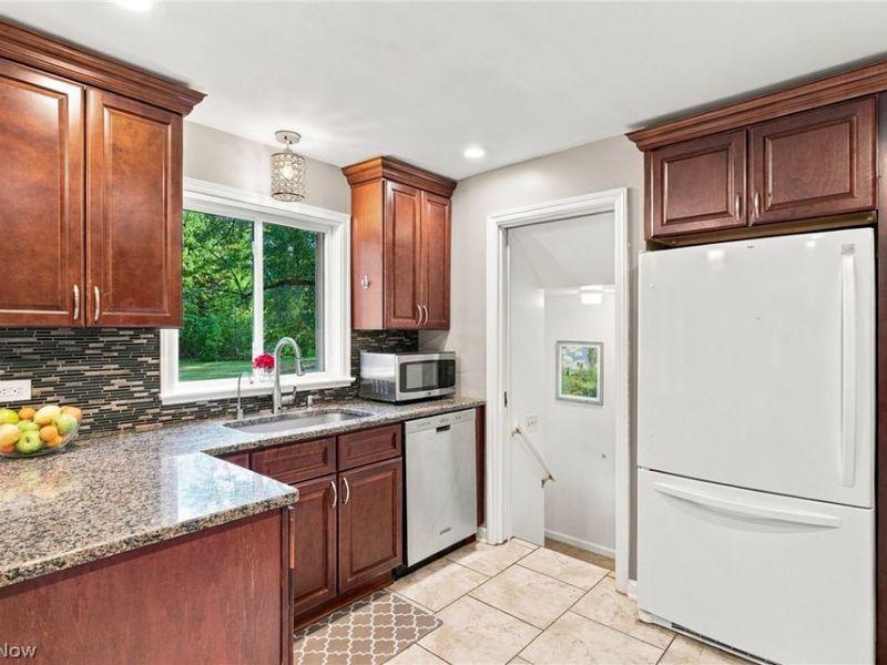 28550 Pike Drive, Orange, OH 44022 Photo 13