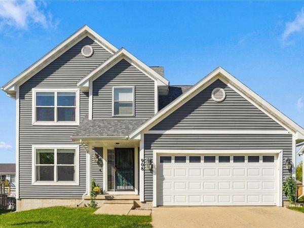 908 Rolling Creek Drive NE, Cedar Rapids, IA 52402