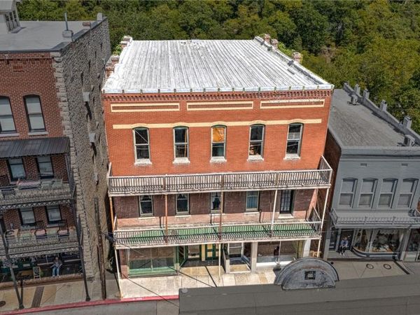 53-55 Spring Street , Eureka Springs, AR 72632