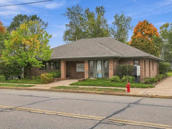 211 E BADGER STREET, Waupaca, WI 54981