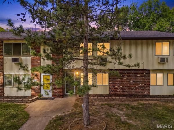 7639 Hazelcrest Drive , Hazelwood, MO 63042