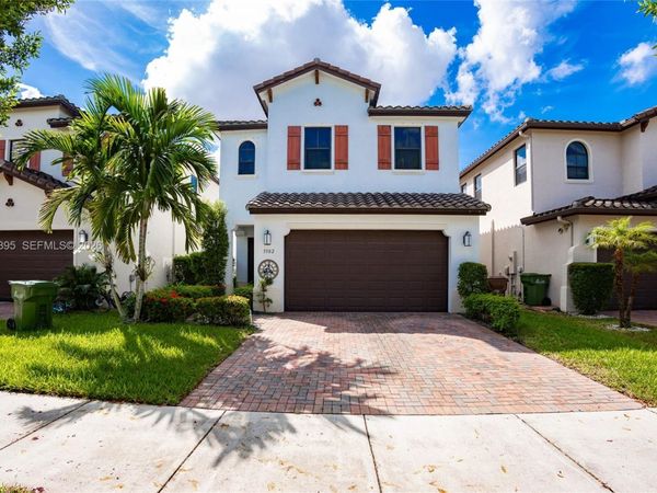 3302 W 97th Ter , Hialeah, FL 33018