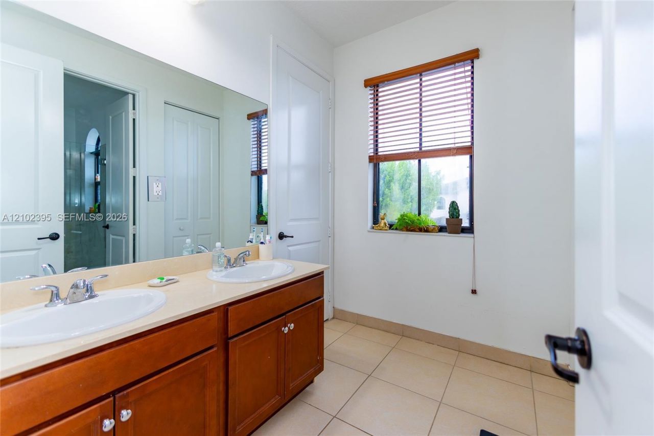 3302 W 97th Ter , Hialeah, FL 33018 Photo