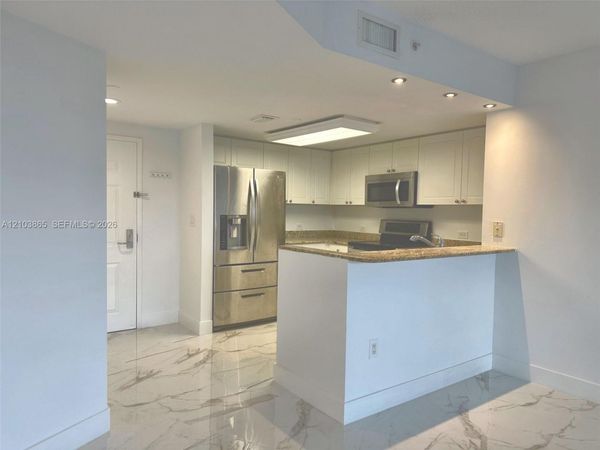 19501 W Country Club Dr , Unit 406, Aventura, FL 33180