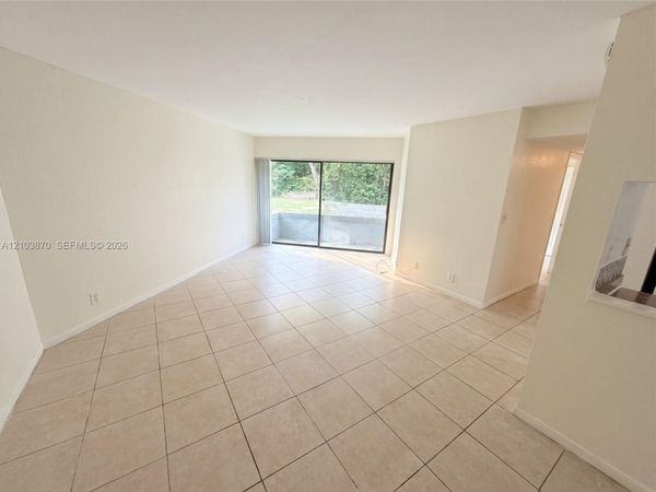 2000 N Congress Ave , Unit 103, West Palm Beach, FL 33401