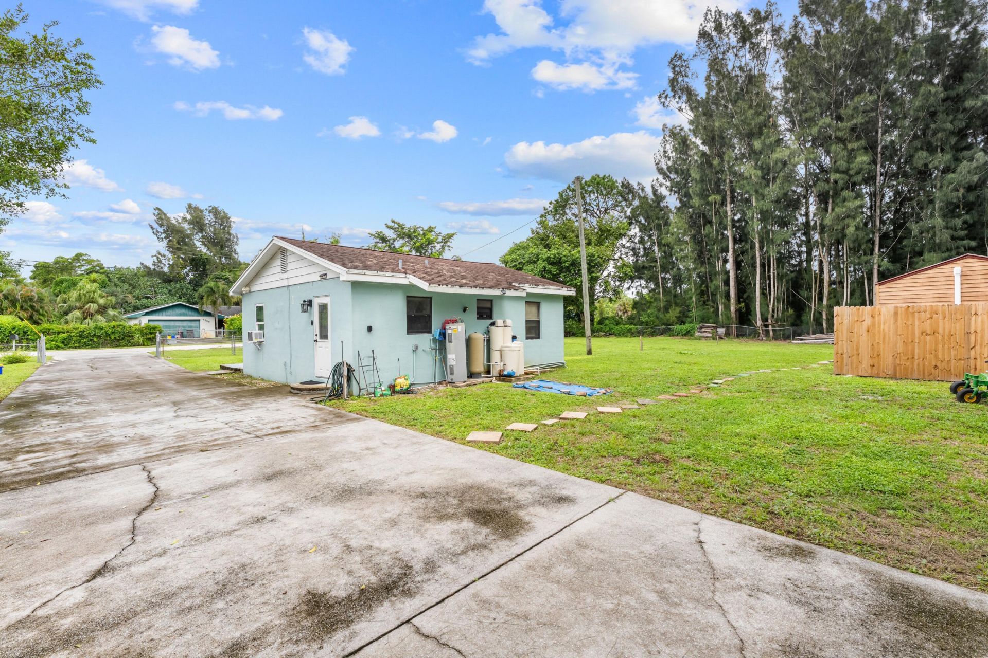 6368 Bishoff Road, West Palm Beach, FL 33413 Photo