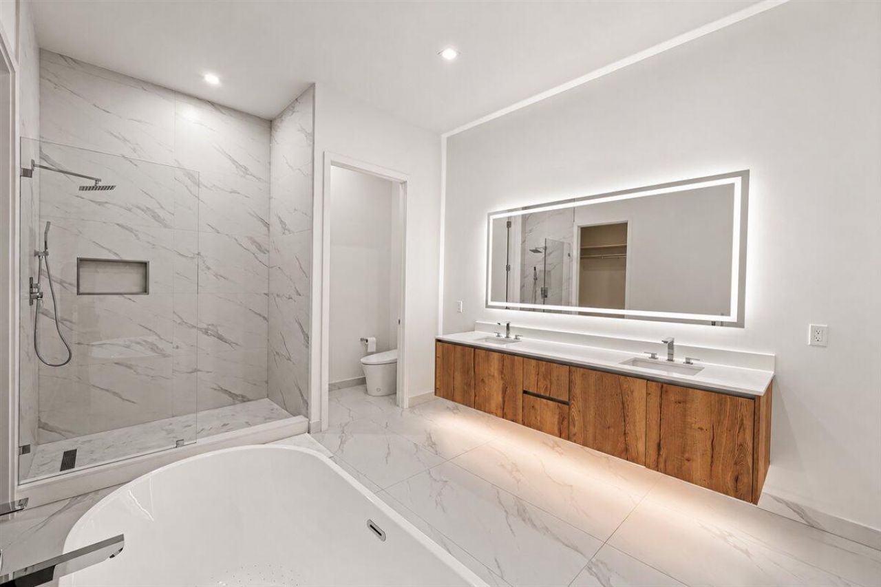 220 Lake Shore Drive, Unit 2406, West Palm Beach, FL 33403 Photo