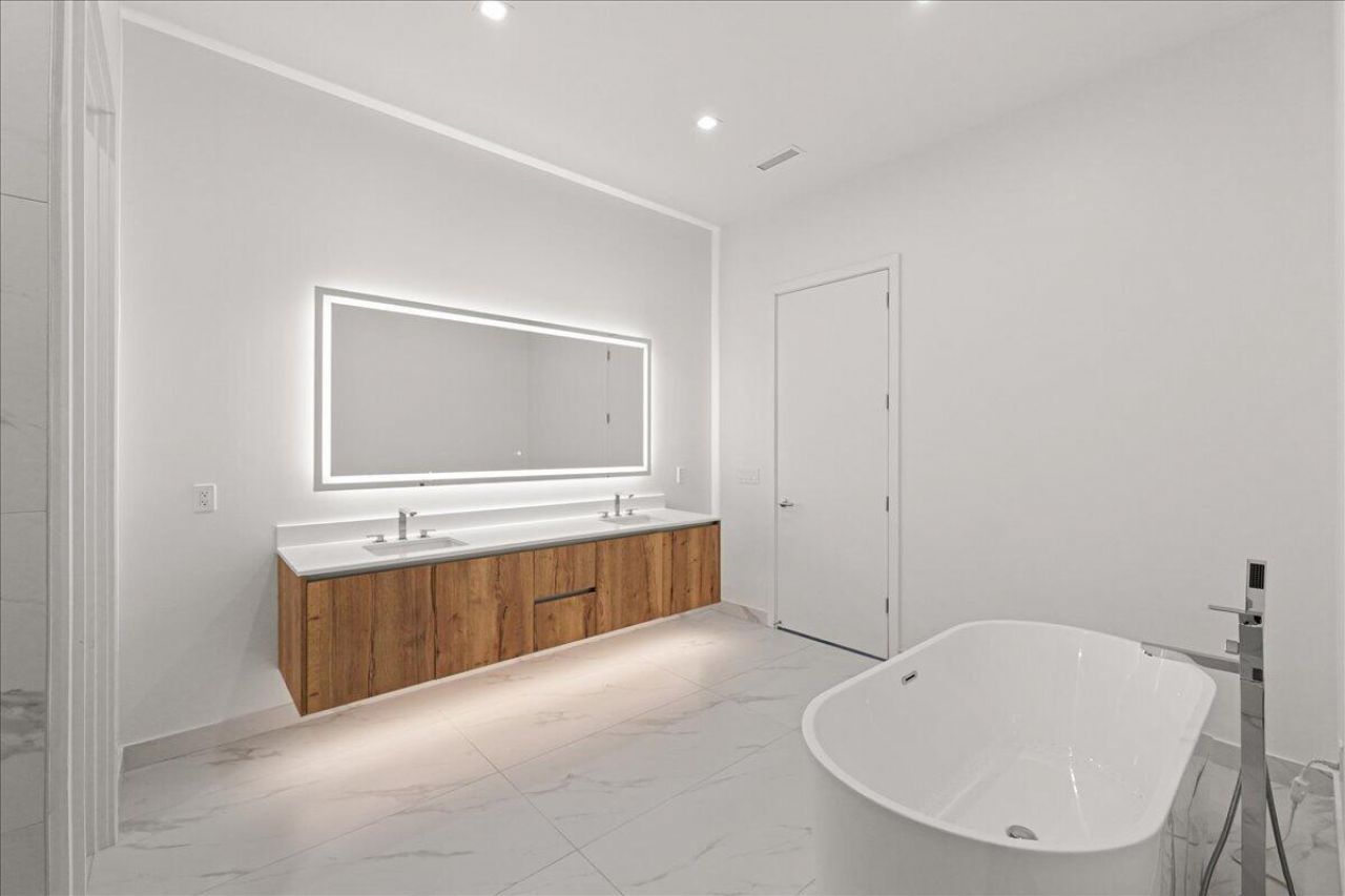 220 Lake Shore Drive, Unit 2406, West Palm Beach, FL 33403 Photo