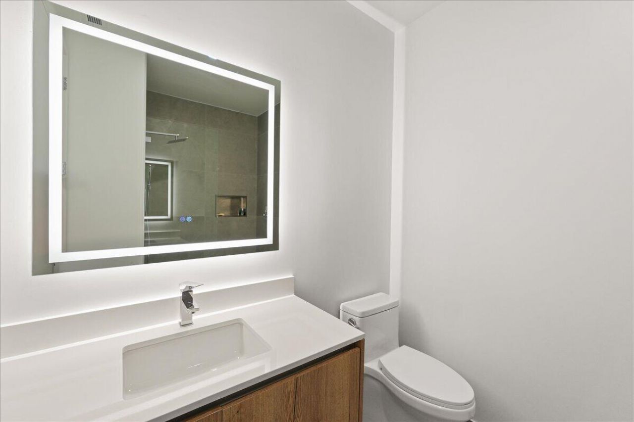 220 Lake Shore Drive, Unit 2406, West Palm Beach, FL 33403 Photo