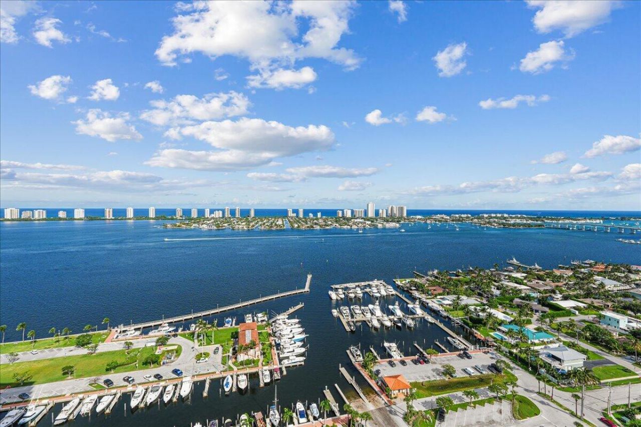 220 Lake Shore Drive, Unit 2406, West Palm Beach, FL 33403 Photo
