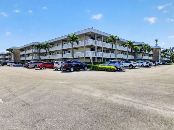 9872 MARINA Boulevard, Unit 1438, Boca Raton, FL 33428