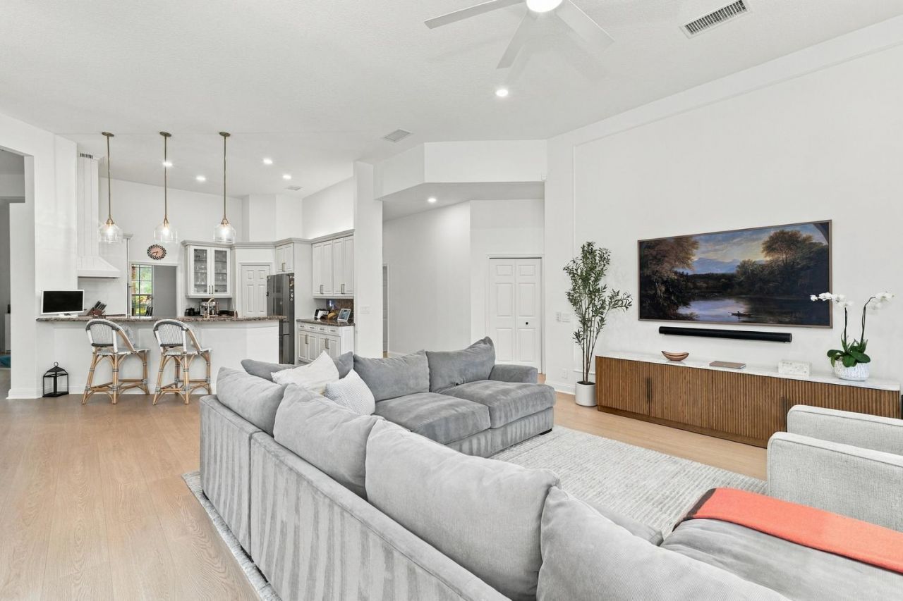 17104 Gulf Pine Circle, Wellington, FL 33414 Photo