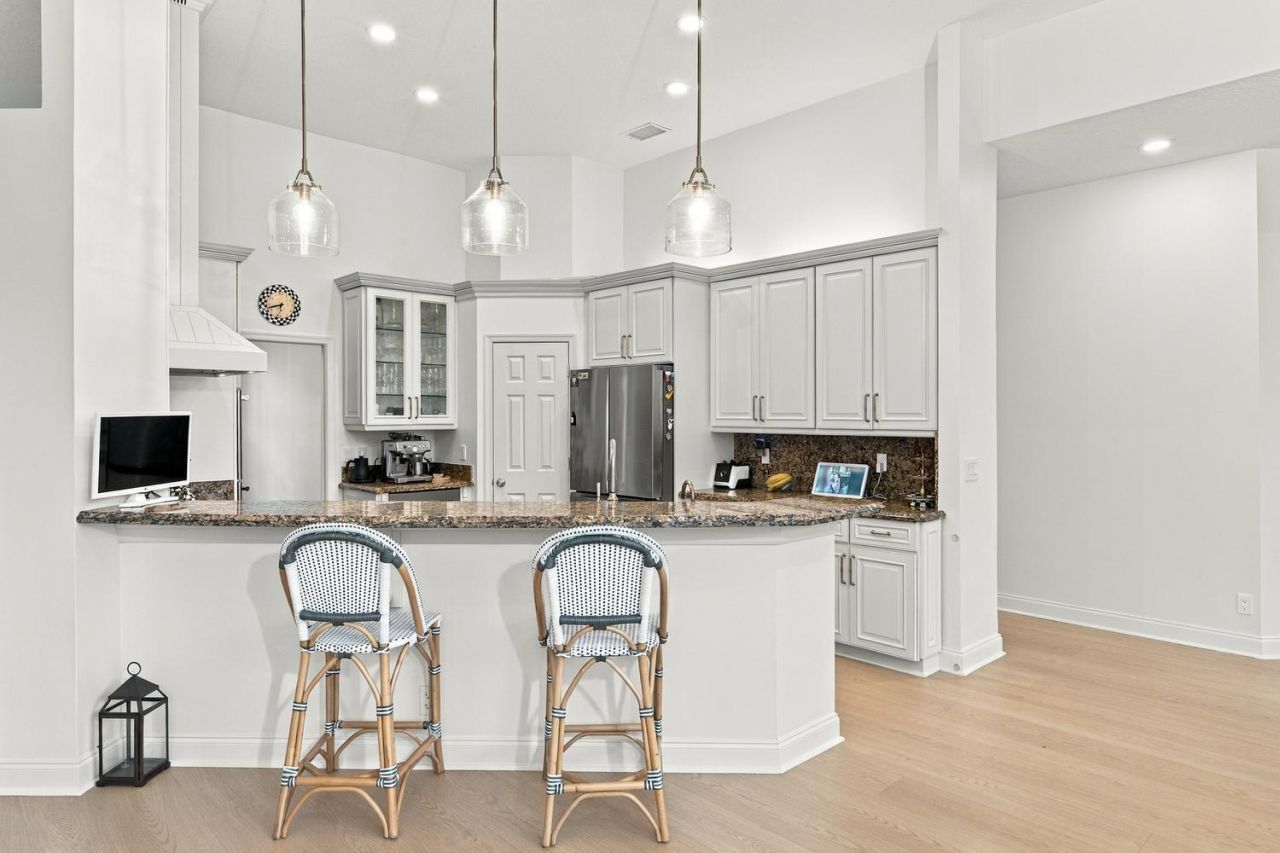 17104 Gulf Pine Circle, Wellington, FL 33414 Photo