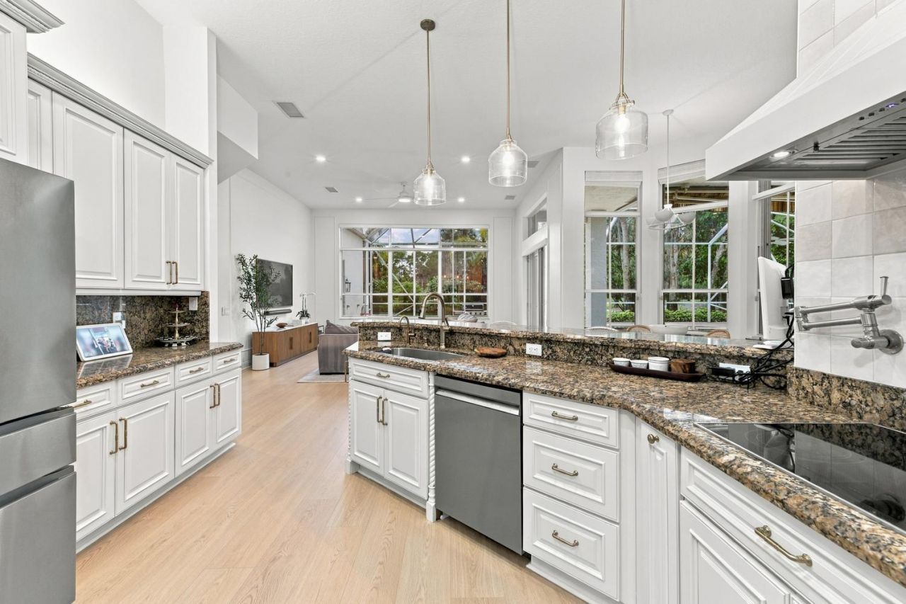 17104 Gulf Pine Circle, Wellington, FL 33414 Photo