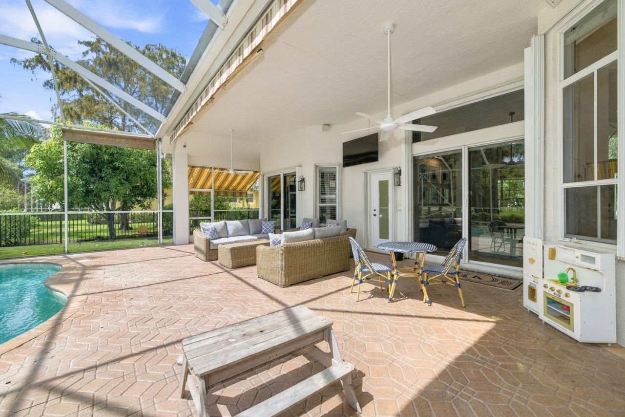 17104 Gulf Pine Circle, Wellington, FL 33414 Photo