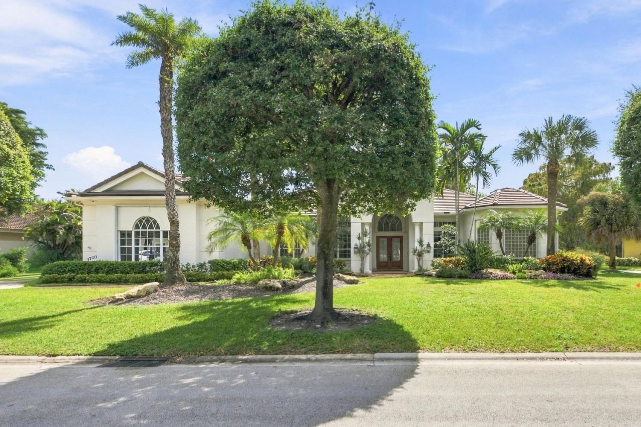 17104 Gulf Pine Circle, Wellington, FL 33414 Photo
