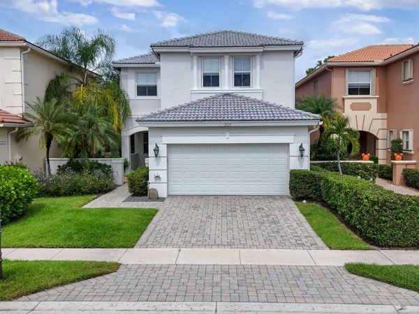 207 ISLE VERDE Way, Palm Beach Gardens, FL 33418