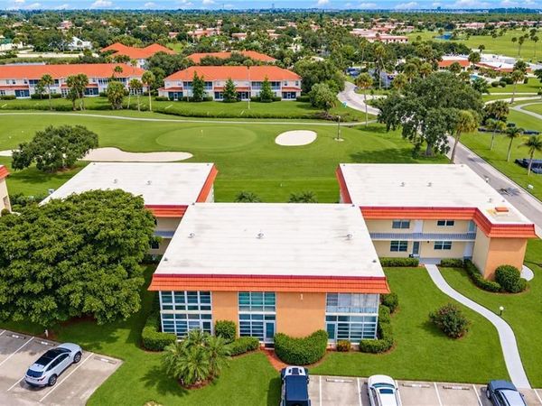 1 VISTA PALM Lane, Unit 207, Vero Beach, FL 32962