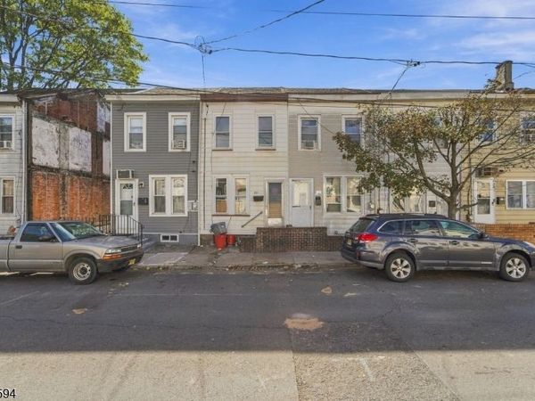 733 Adeline St, Trenton, NJ 08611