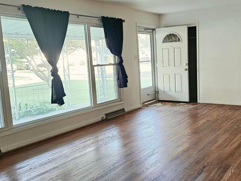 691 Meadow Drive, Newark, OH 43055 Photo 2