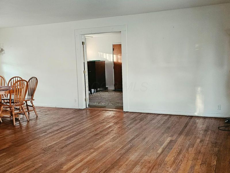 691 Meadow Drive, Newark, OH 43055 Photo 3